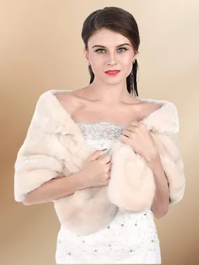 2025 Cozy Beige Faux Fur Shawl Bridal Fur Cape